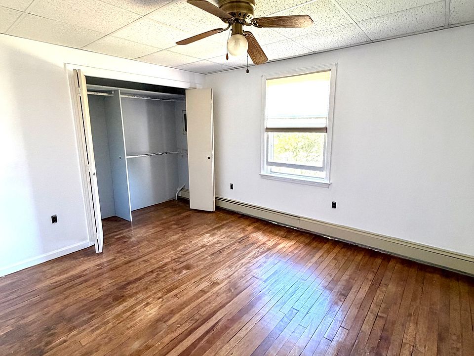 1st image of 460 Stonybrook Rd #2