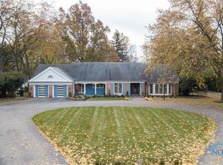 28838 E River Rd, Perrysburg, OH 43551