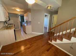 11 Raritan Ave APT 8, Keansburg, NJ 07734