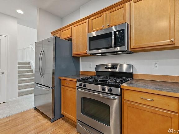 4th image of 2327 87th Dr NE