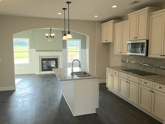 3rd image of 263 Reserve At Oakland