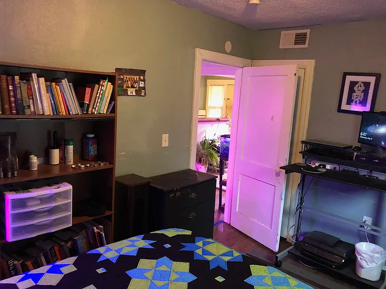 905 E 28th St #2 — Photo 3