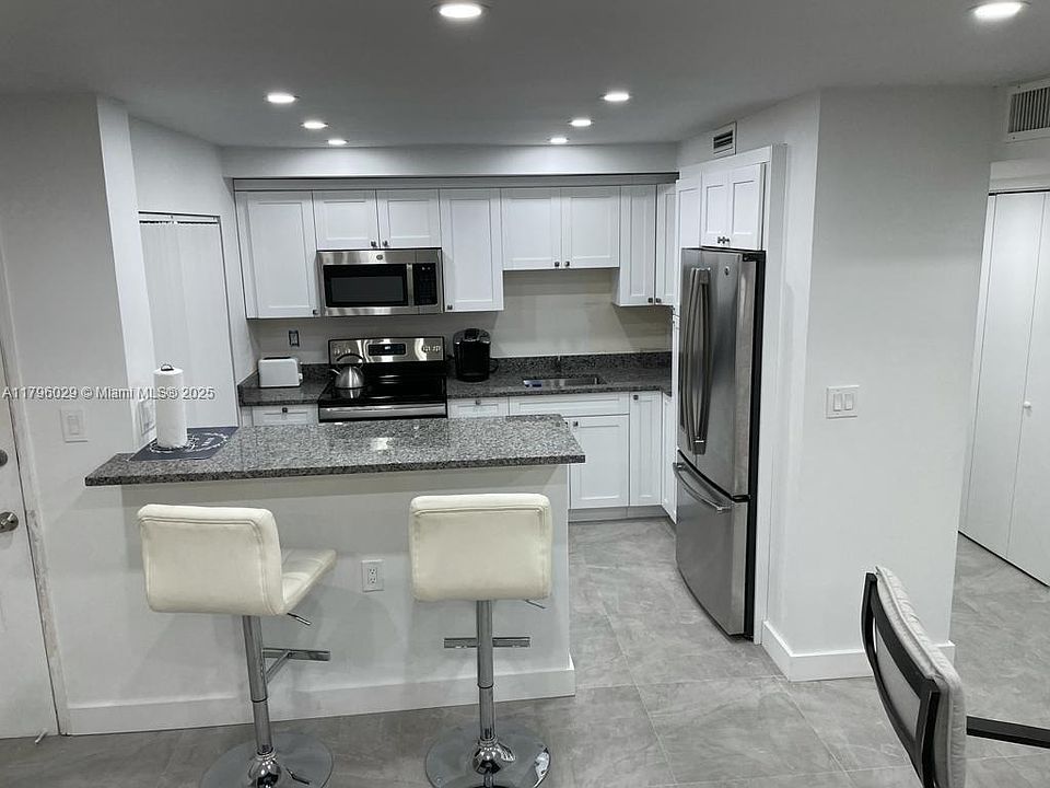 1st image of 1750 NE 115th St APT 108