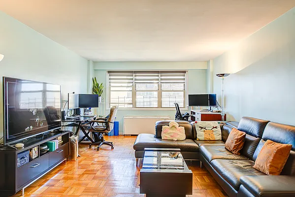 Sold by Benjamin Realty Since 1980 | media 2