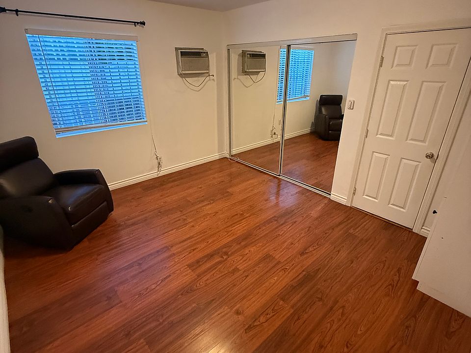1st image of 1721 W 37th Pl #1
