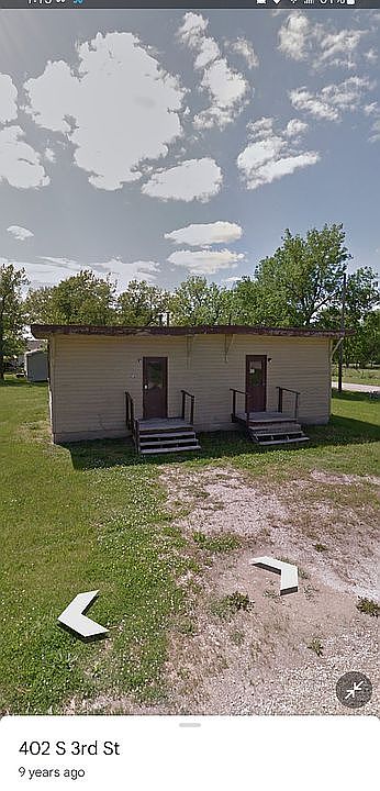 1st image of 402 S 3rd St