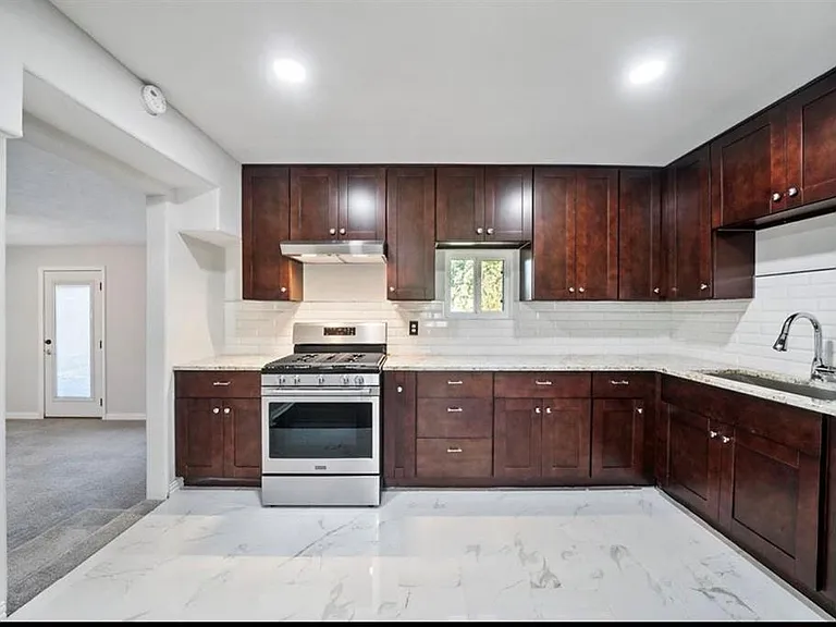6526 Westview Dr — Photo 3