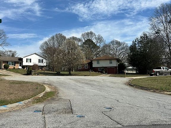 4th image of 6742 Green Meadows Ln
