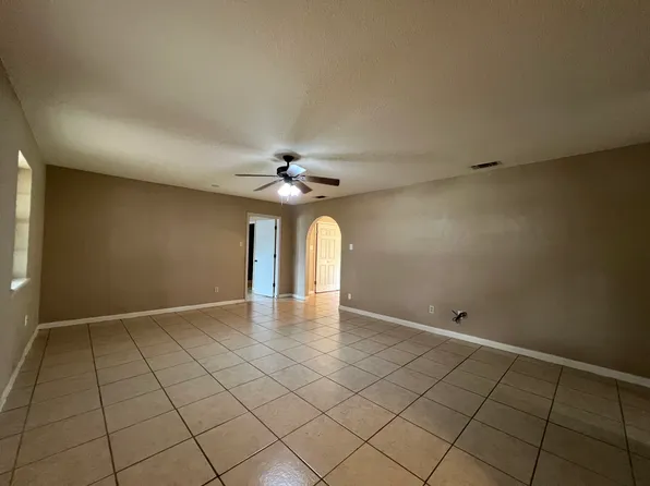 1359 Melissa Dr, Stephenville, TX 76401