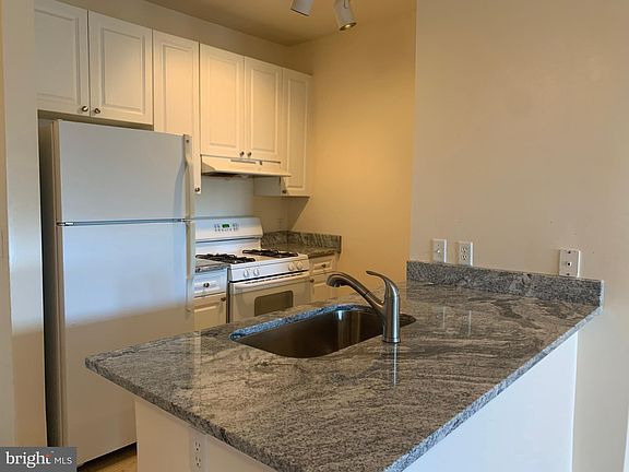 3rd image of 501 Hungerford Dr APT 361