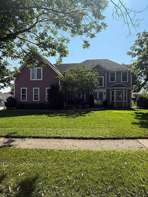 4 bed, 4.5 bath, 2715 sqft, $3,595 — Photo 3