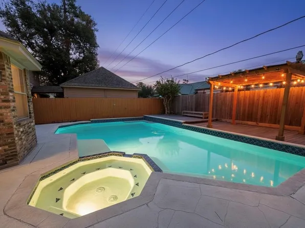 12511 Oakcroft Dr, Houston, TX 77070