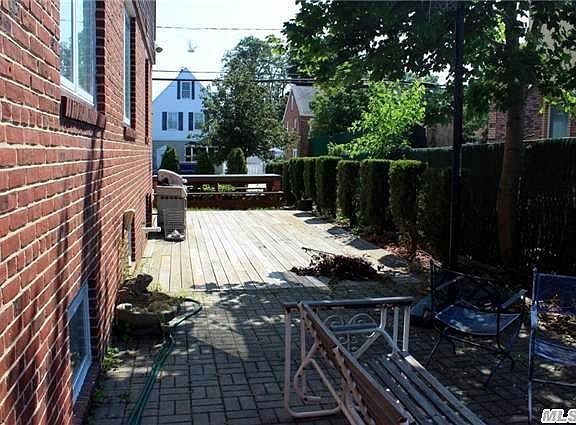 2nd image of 126 Holland Ave
