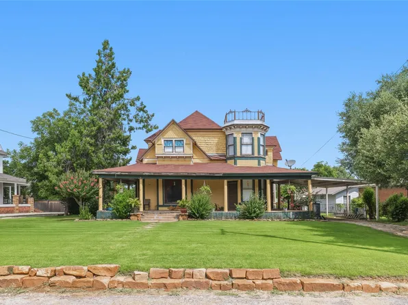 607 Coggin Ave, Brownwood, TX 76801