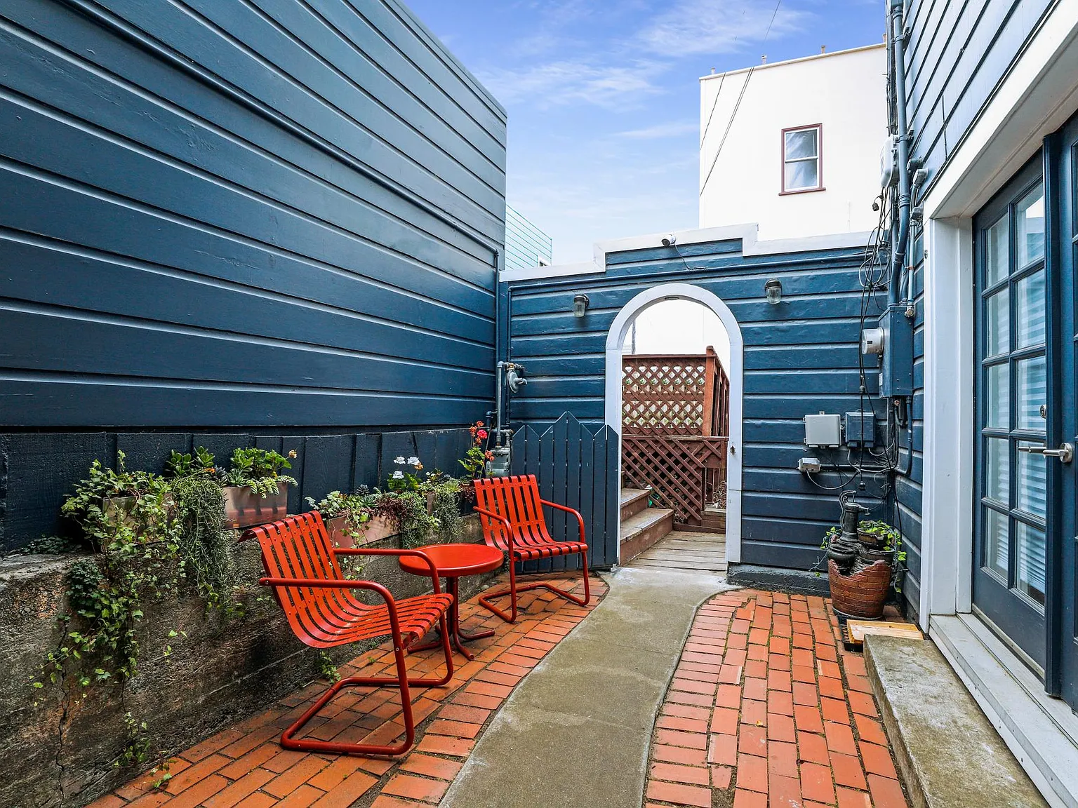 645 44th Ave — Photo 3