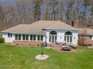 N4655 Quintessence Ct, New London, WI 54961
