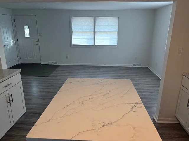 Quartz island seating