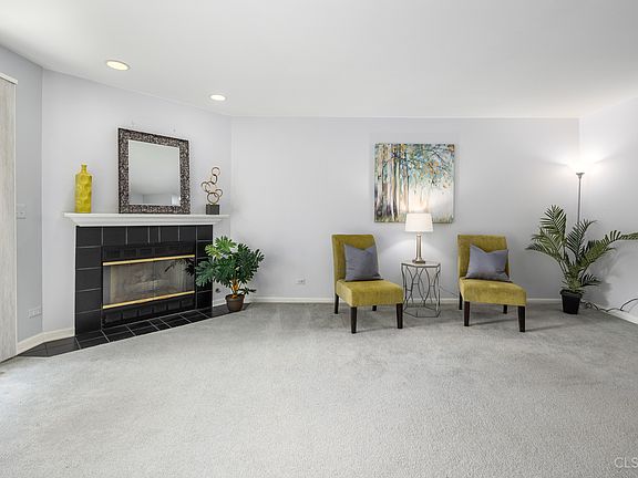 5th image of 1551 N Saint Marks Pl