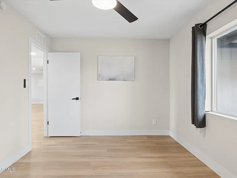 5117 E Beck Ln — Photo 19