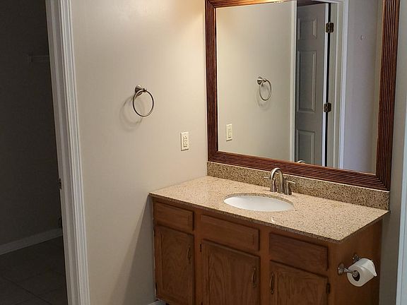4th image of 3222 River Oaks Blvd