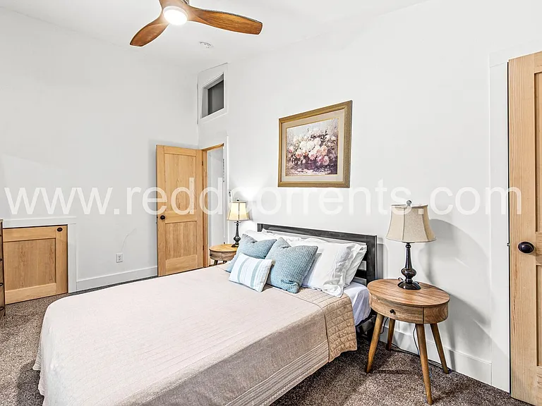 1619 N Tacoma Ave — Photo 15