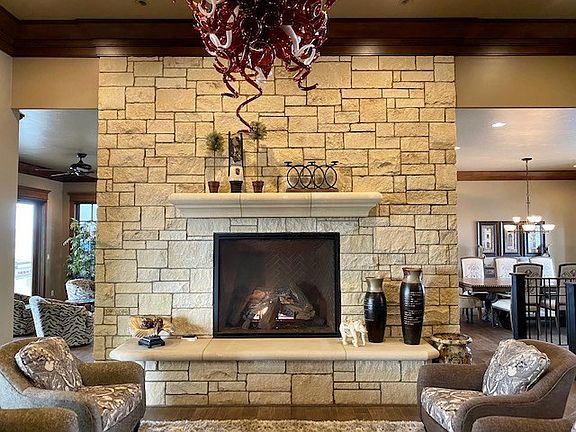 5th image of 141 Lakeshore Dr