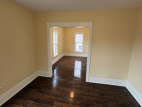 3rd image of 521 Albert Ave