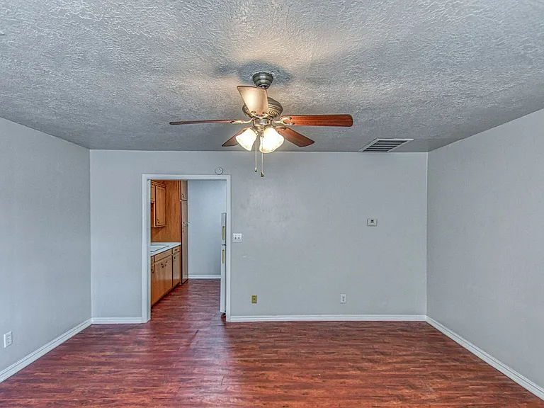 711 Jenkins Ave — Photo 5