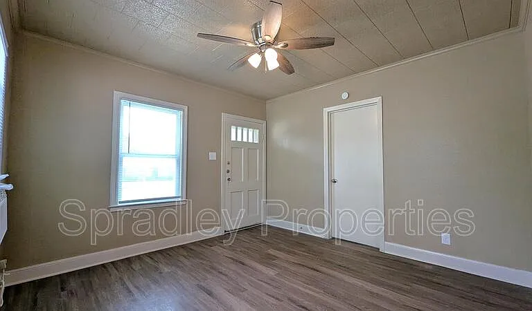8 N 25th St — Photo 3