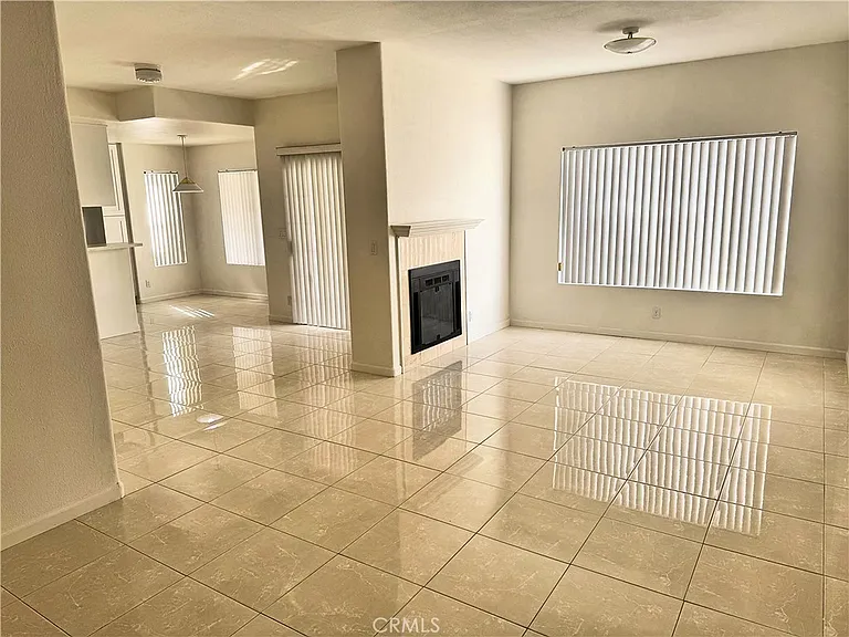 18319 Hart St #3 — Photo 2