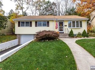 103 Roosevelt Blvd, Oakland, NJ 07436