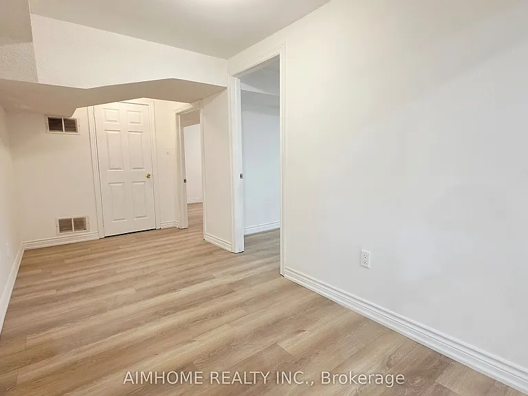 63 42nd St #BASEMENT — Photo 2