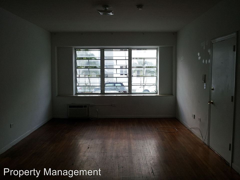 2nd image of 810 10th St APT 7