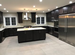 404 Winthrop Rd, Teaneck, NJ 07666