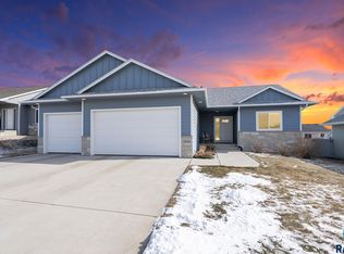 5316 S Chinook Ave, Sioux Falls, SD 57108