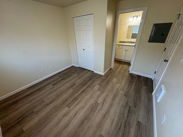 2215 Elm St SW — Photo 32