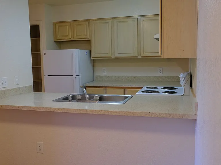 Ivy Hill Townhomes — Photo 8