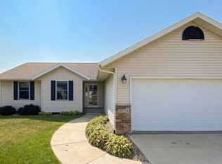 3716 Royal Dr SW, Cedar Rapids, IA 52404