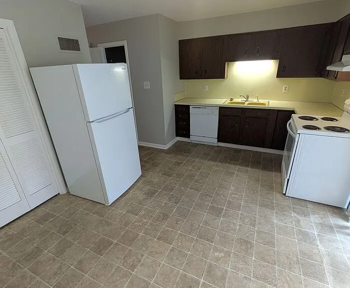 225 2nd St SE #9 — Photo 4