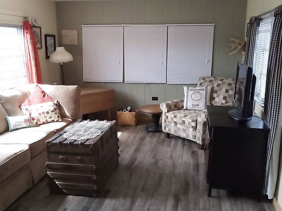 2nd image of 252 Lyndol St