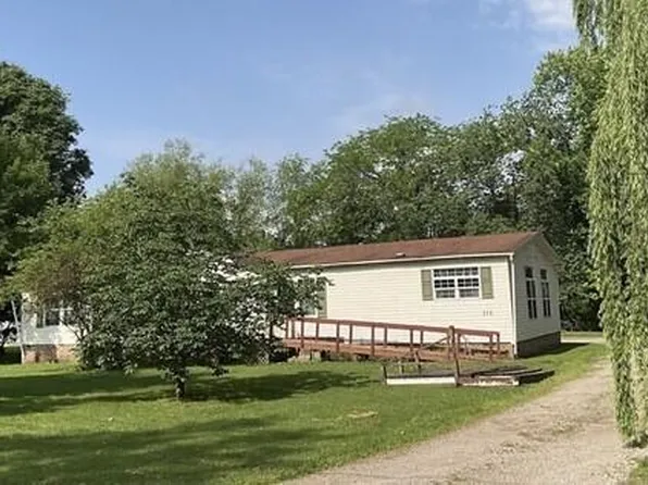 111 Neel Ave, Buckeye Lake, OH 43008