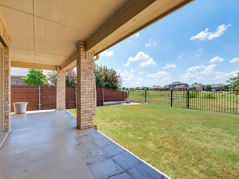 2600 Stable Door Ln — Photo 18