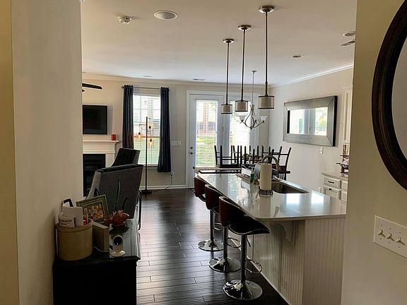 5th image of 9506 Glenburn Ln