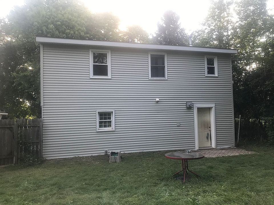 2nd image of 3203 S Oakhill Ave