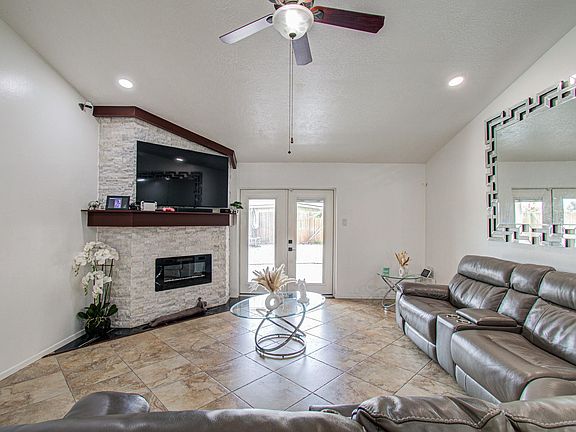 3rd image of 16127 Forest Way Dr