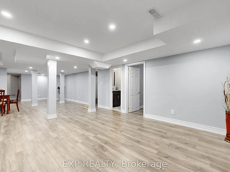 50 Walford Rd #LOWER — Photo 14