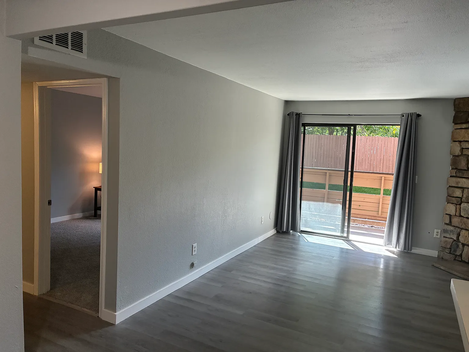 1 bed, 694 sqft, $1,500 — Photo 2
