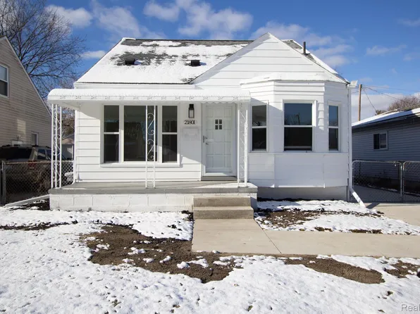 21801 Cushing Ave, Eastpointe, MI 48021