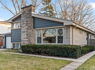 2211 Birch St, Park Ridge, IL 60068