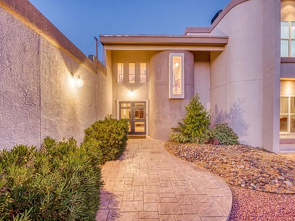 3rd image of 501 Canyon Springs Dr